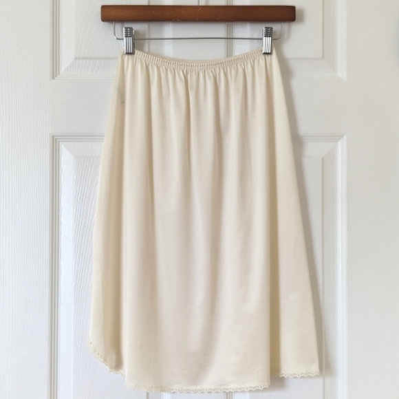 Vanity Fair 80's Vintage Silky Lace Trim High Waisted Mini Slip Skirt Cream L - Picture 9 of 10